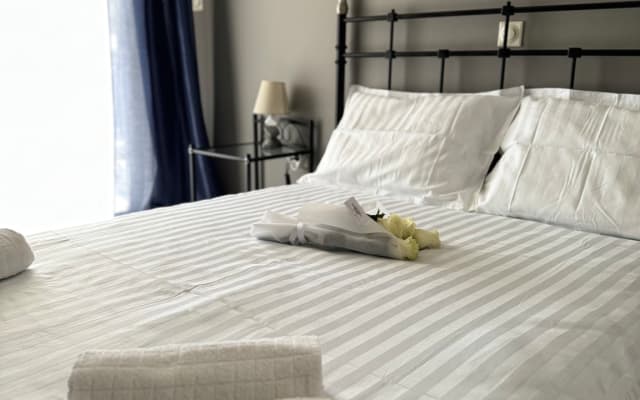 Windsor Place - Apartment with private check in (sleeps up to 7)