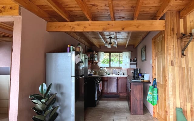 Quarto privado em cabana de montanha no paraíso e reserva do café da...
