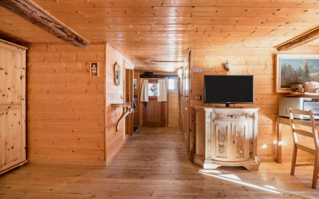 CHALET DEI FIORI - room & apartment - Switzerland, San Gottardo region