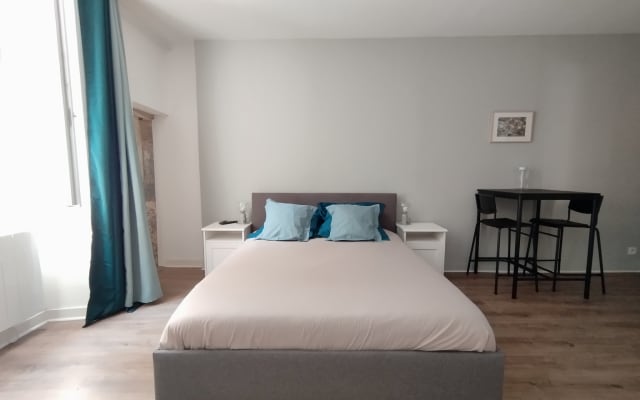 Apartamento estúdio de 30 m2 num pátio no centro da cidade. Localização