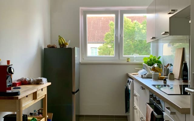 Großes Zimmer in heller und sonniger Wohnung - Kreuzberg/Treptow