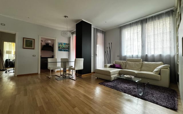 Habitación en piso de lujo SACRO CUORE BO estación central