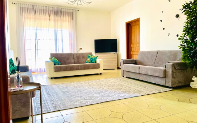 ¡¡¡Apartamento Arco Iris!!!
En Nardó.. 200 m2... hasta 12 plazas....