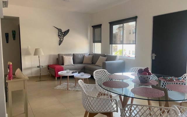 Guillermo & Abraham's listing on misterb&b - DINING ROOM / LIVING ROOM