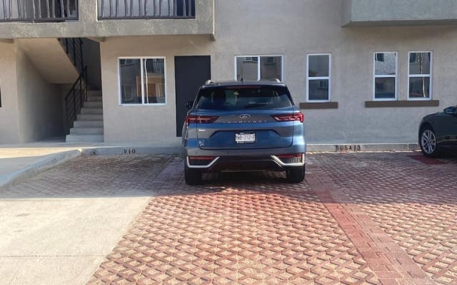 Guillermo & Abraham's listing on misterb&b - PARKING AREA