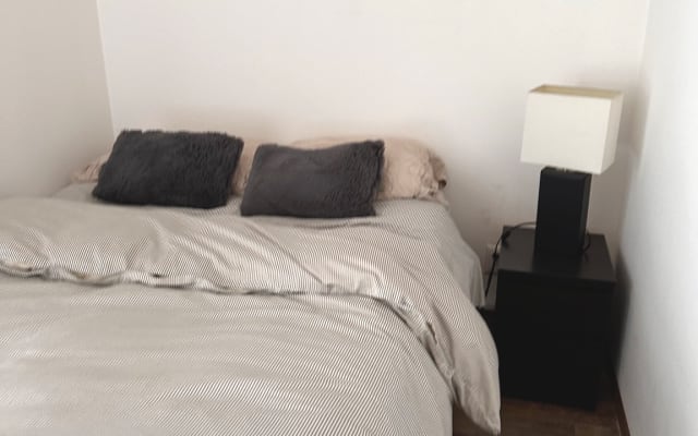Zimmer in schöner Wohnung in NARVARTE West. Doppelboden, 200mts.