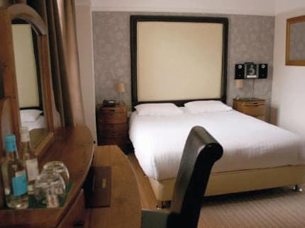 Contemporary Hotel room in the historic area of Lincoln