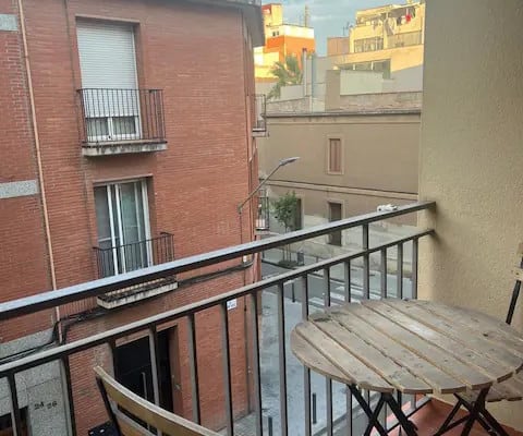 Cozy room (2 min Metro Station) in L'Hospitalet