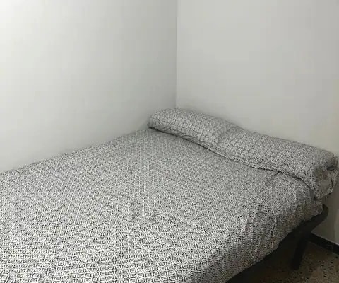 Cozy room (2 min Metro Station) in L'Hospitalet