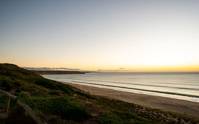 Ocean View Oasis, Sunset Deck, 400m to the Beach