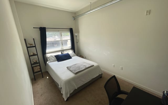 Wunderschönes Zimmer in einer kulturvollen Artdeco-Wohnung im Arts District - Foto 14