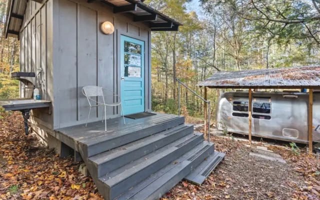 Asheville Airstream en el bosque