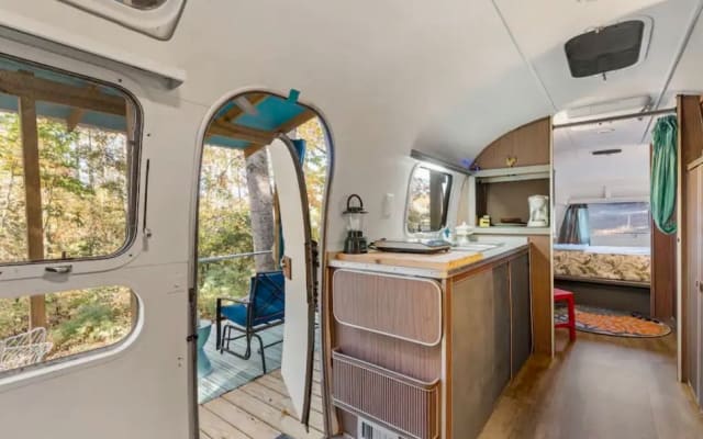 Asheville Airstream en el bosque