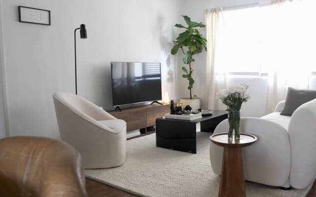 Bright & airy 1 bedroom apartment with chic taste in the heart of West - Picture 3