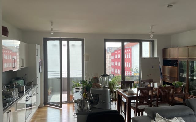 Alquilo habitación luminosa con persianas en piso compartido, ofrecen el masaje sueco - Foto 9