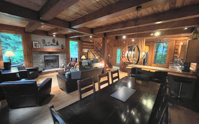 Chalet de bois rond au Lac Supérieur/Tremblant