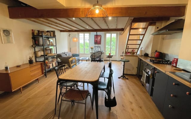 Helle, gemütliche Wohnung, belebtes Viertel und zentral gelegen. U...