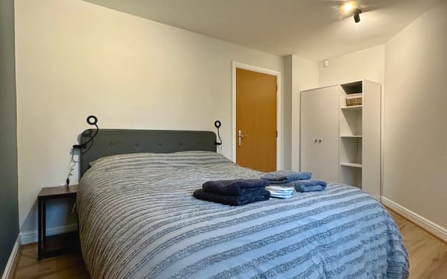 Stylish 2BR Apt - kurzen Spaziergang zum Stadtzentrum. - Foto 10