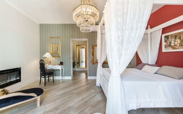 Suite with a view in the heart of the historic center of Naples