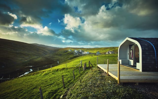 Private Luxury Glamping Pods overlooking the sea, breakfast included.