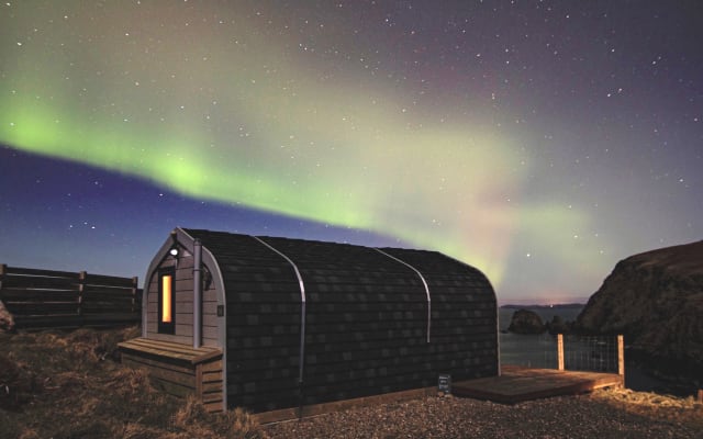 Private Luxury Glamping Pods overlooking the sea, breakfast included.