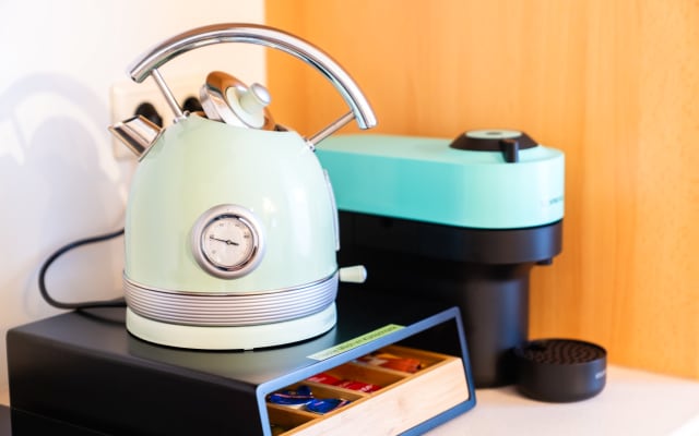 Tamas's listing on misterb&b - Während dem Aufenthalt stellen wir Nespresso-Kaffe, Tee, Milch und Zucker kostenlos zur Verfügung.