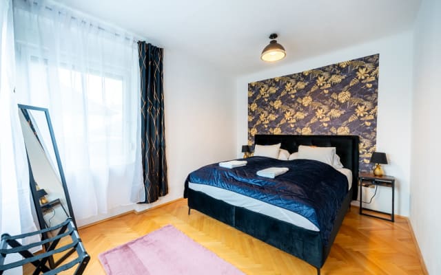 Tamas's listing on misterb&b - Das gemütliche Bett mit 1,80 bietet allen Gästen viel Platz.
