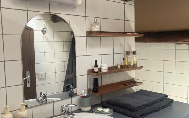 Charming apartment in the 20th Arrondissement. - Picture 9
