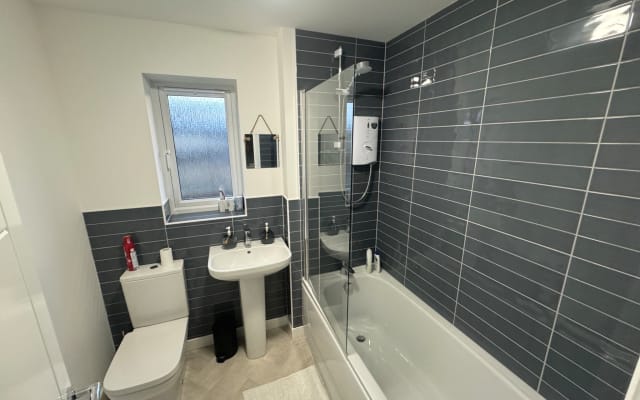 Charming private room in Darlington!