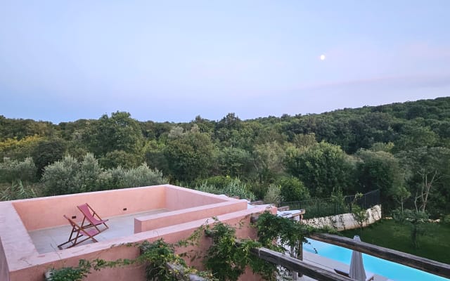 Villa Arcobaleno: Tranquil Luxury Retreat Amidst Nature's Beauty