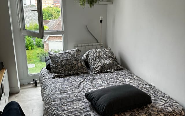 Room in T4 apartment in quiet, secure residence - Picture 3