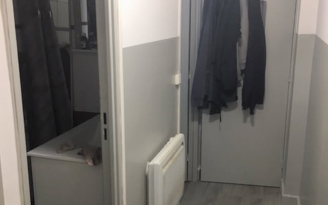 Muy bonito piso situado el garaje de París