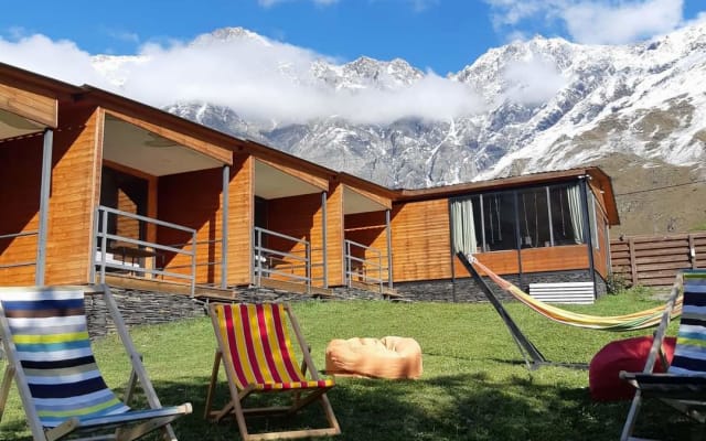 7 cottages in Kazbegi with mountain views