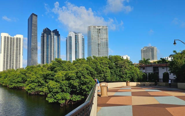 Sunny Isles Beach historical condo, single tidy room in our cozy apt
