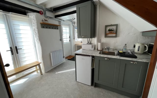 1 bedroom, dog friendly holiday cottage in Mere, Wiltshire!