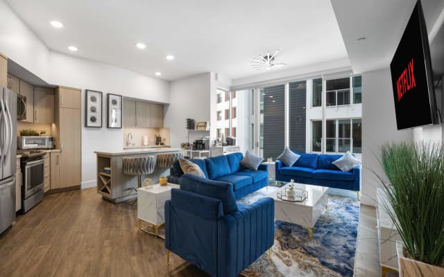 Luxury 3Br Downtown across from Convention Center & Petco Park
