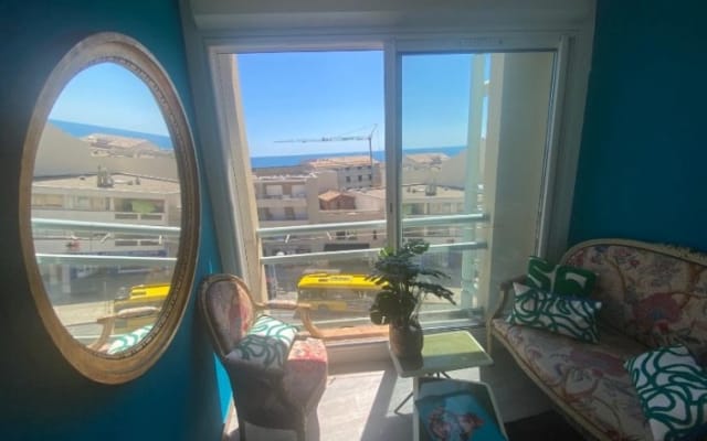 Pequeño capullo recién renovado una estancia agradable cerca del mar