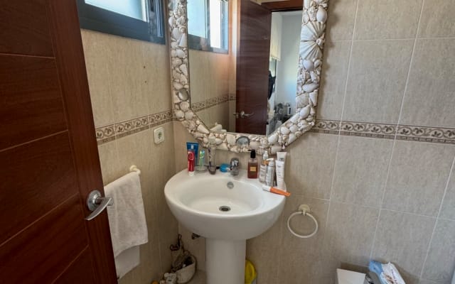 Double room with private bathroom in Ibiza town