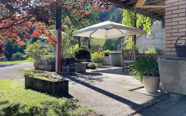 Quarto encantador numa quinta histórica em Zurique Oberland