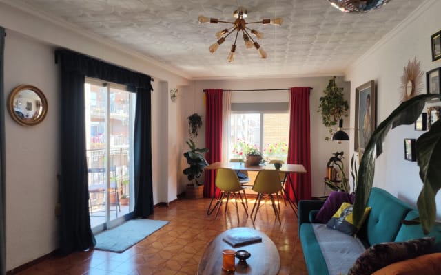 Apartamento luminoso, elegante e acolhedor perto do centro da cidade