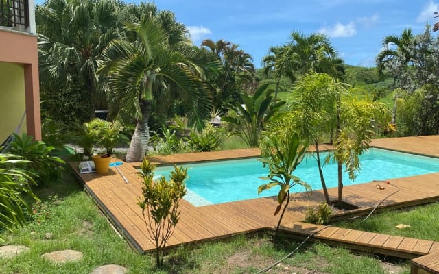 Le Petit Havre Tropical Guadeloupe, Casa de campo e massagens