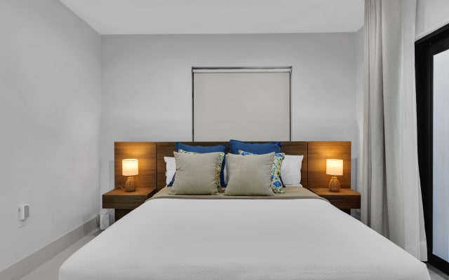 OIA Villa: Your Sunlit Retreat by the Hollywood Boardwalk - Picture 19