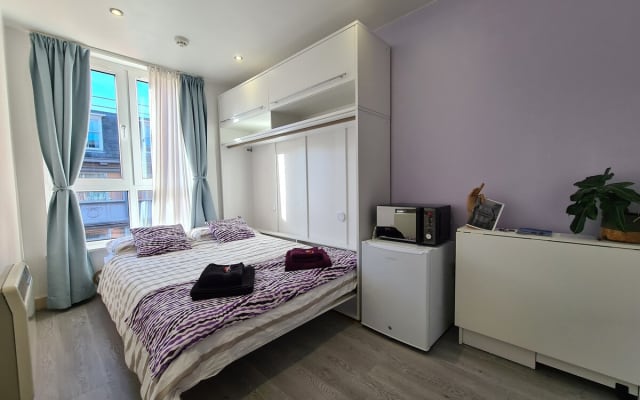 Quarto com casa de banho privativa em Liverpool City Centre by Gay...