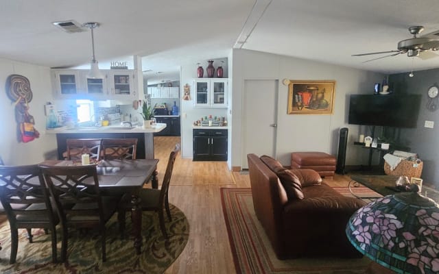 Twin Bed 17 min to Downtown Tampa