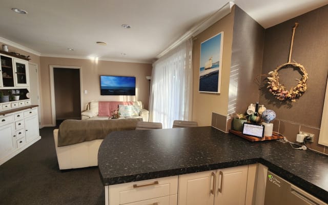 Superior Queen Room - Huntington Honey