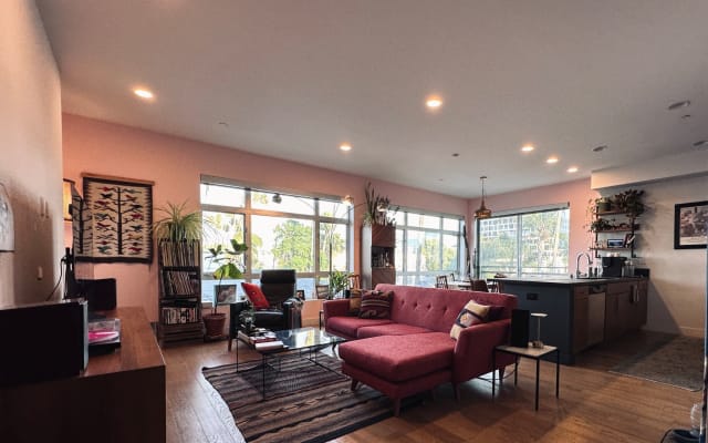 Southwestern-Chic Modern Bedroom in the Heart of Hollywood
