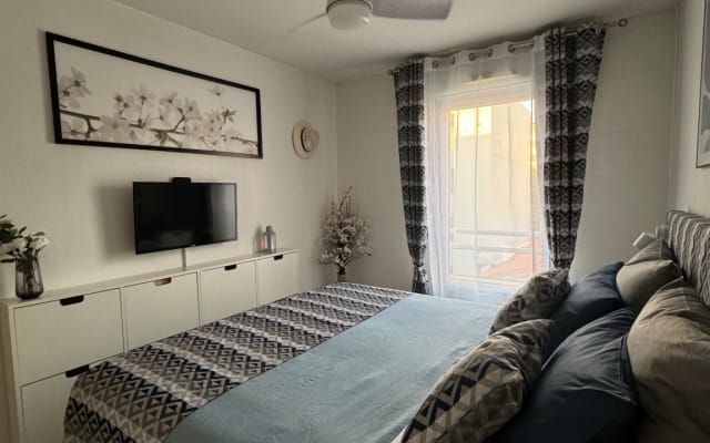 Private air-conditioned room