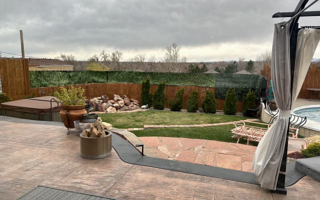 Greg's listing on misterb&b - Grass to relax in 