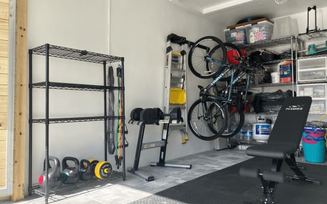 Large, sunny room + clothing optional heated pool + near gay district! - Picture 18