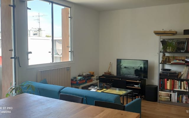 Private room just a stone's throw from downtown! - Picture 9